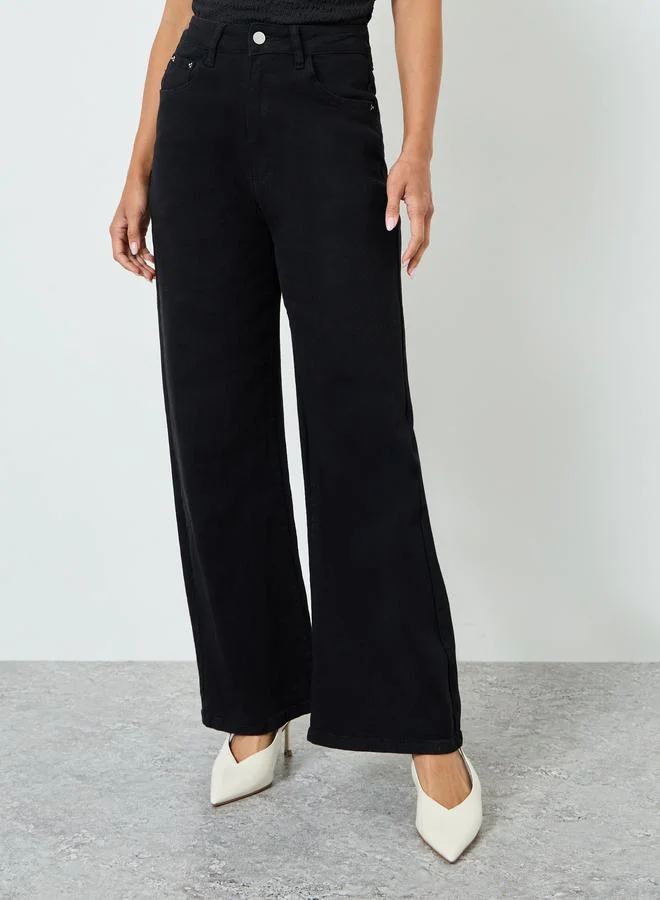 ستايلي جينز بقصة أرجل واسعة وخصر عالي